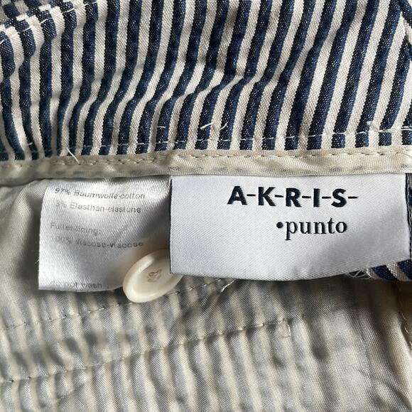 AKRIS PUNTO Frankie Seersucker Cropped Pants - Picture 4 of 9